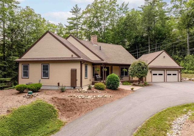 2nd image of 35 Clearwater Dr, Grantham, NH 03753 | MLS# 5102551