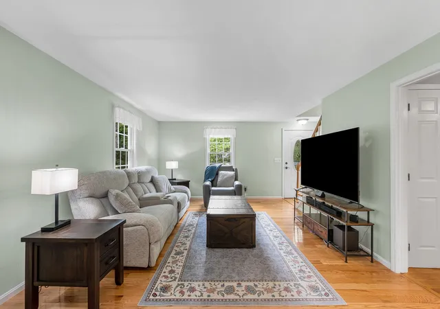 Photo 4 of Sale Pending at 16 Cindy Ave, Salem, NH 03079 | MLS# 5102555 | Listing updated on 2026-09-02