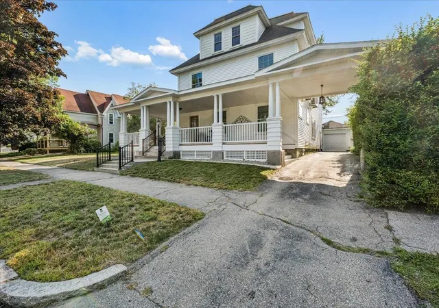 Photo 2 of Sale Pending at 286 Coolidge Ave #C/3, Manchester, NH 03102 | MLS# 5102556 | Listing updated on 2026-08-22