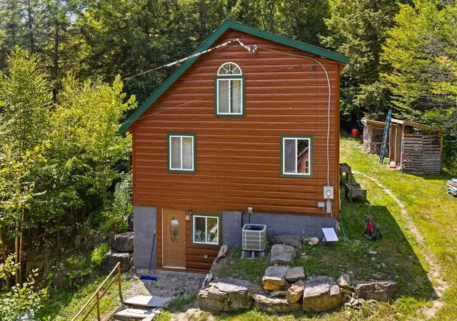 Photo 3 of Sale Pending at 1271 Main St, Grafton, NH 03240 | MLS# 5102558 | Listing updated on 2026-09-13