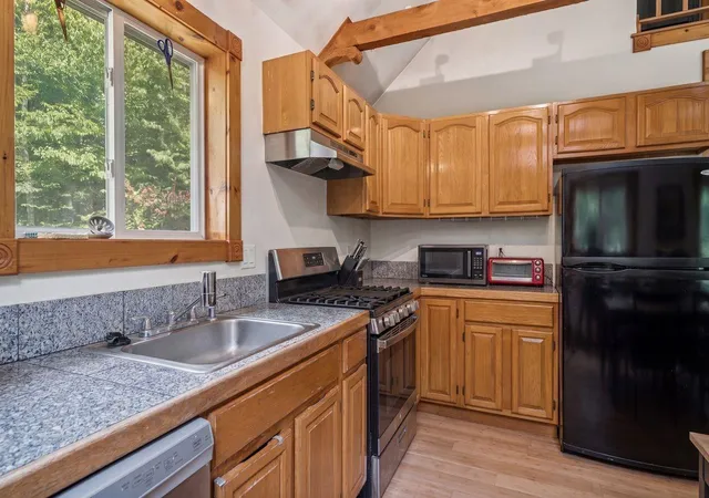 Photo 4 of Sale Pending at 1271 Main St, Grafton, NH 03240 | MLS# 5102558 | Listing updated on 2026-09-13