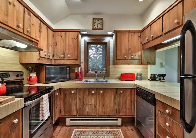 Photo 4 of Single family home for sale at 232 Soaring Hawk Rd, Plymouth, VT 05056 | MLS# 5102572 | Listing updated on 2026-08-04