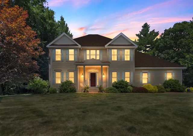 Photo 3 of Single family home for sale at 4 Monticello Dr, Amherst, NH 03031 | MLS# 5102575 | Listing updated on 2026-07-31