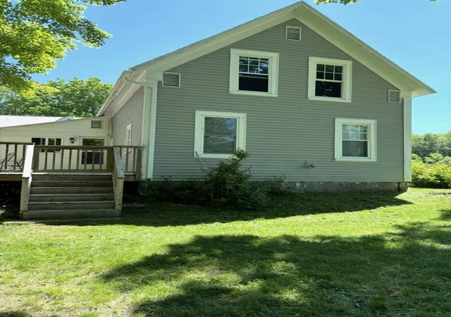 Photo 3 of Single family home for sale at 86 Bearcamp Hwy, South Tamworth, NH 03883 | MLS# 5102590 | Listing updated on 2026-09-17
