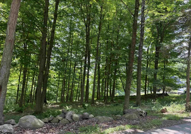 3rd image of 48 Moulton Ridge Rd, Kensington, NH 03833 | MLS# 5102602