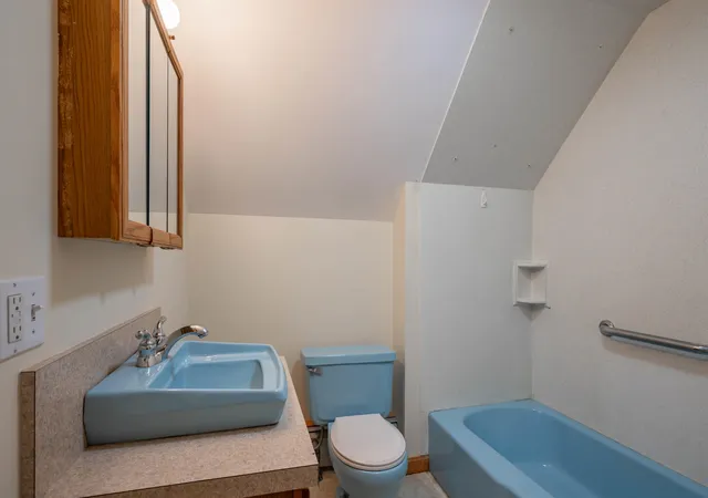 41st image of 104 Kinsley St, Nashua, NH 03060 | MLS# 5102608