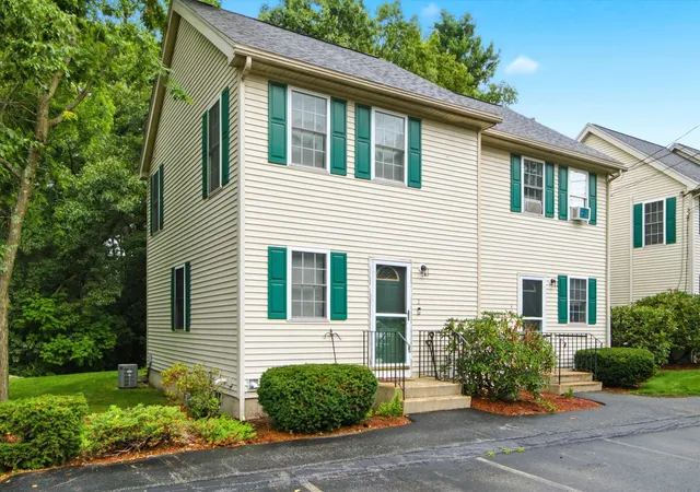 1st image of 2 Rockwood Wy, Manchester, NH 03103 | MLS# 5102614