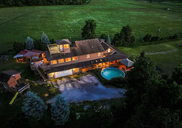 Photo 1 of Single family home for sale at 28 Us Route 2, Grand Isle, VT 05458 | MLS# 5102635 | Listing updated on 2026-09-16