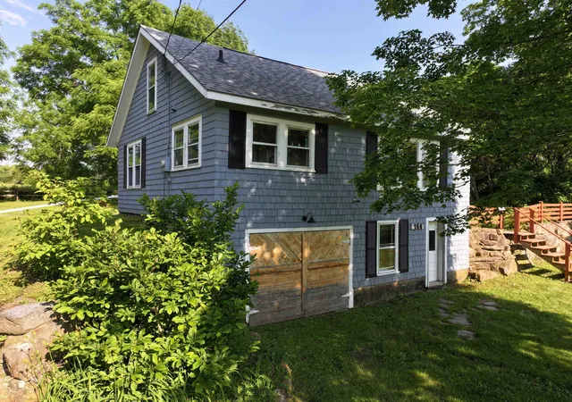 Photo 2 of Sale Pending at 164 West Shore Rd, Grand Isle, VT 05458 | MLS# 5102639 | Listing updated on 2026-09-16