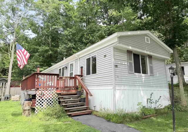 Photo 2 of Manufactured home for sale at 14 Monroe Ave, Allenstown, NH 03275 | MLS# 5102647 | Listing updated on 2026-09-20