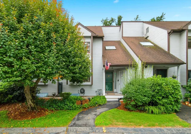 2nd image of 9 Pondview Dr, Merrimack, NH 03054 | MLS# 5102665