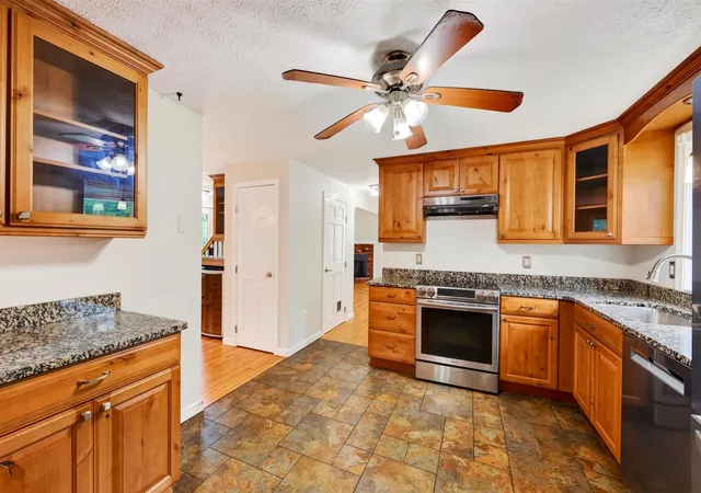 Photo 4 of Single family home for sale at 21 Century Ln, Litchfield, NH 03052 | MLS# 5102666 | Listing updated on 2026-09-13