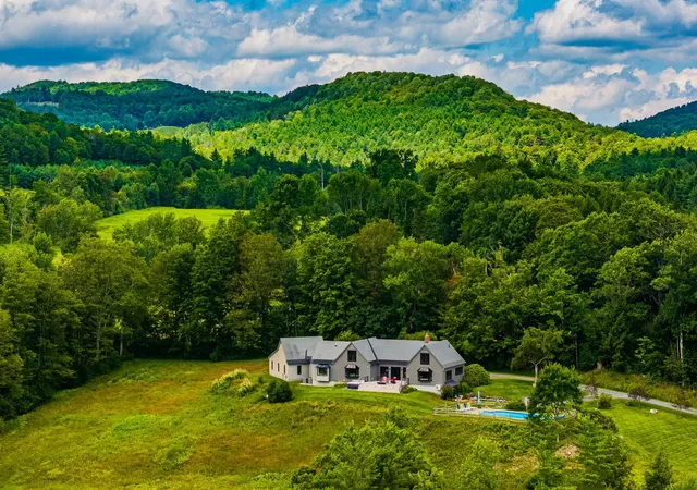Photo 1 of Single family home for sale at 353 Cabot Rd, Woodstock, VT 05091 | MLS# 5102668 | Listing updated on 2026-08-18