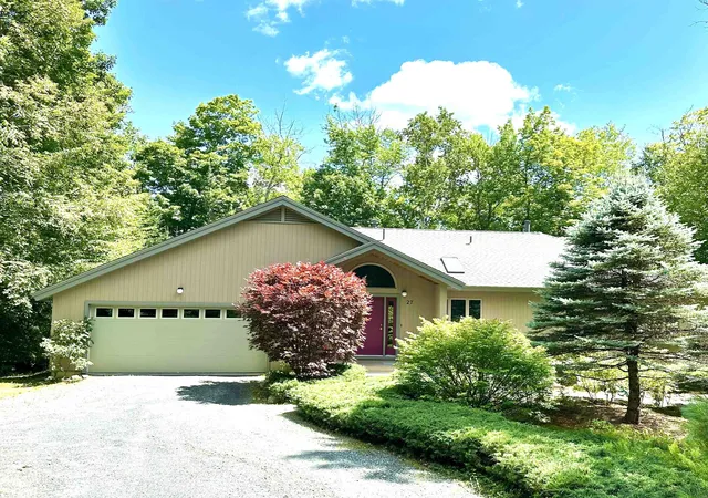 Photo 2 of Sale Pending at 27 Shore Rd, Grantham, NH 03753 | MLS# 5102675 | Listing updated on 2026-10-02
