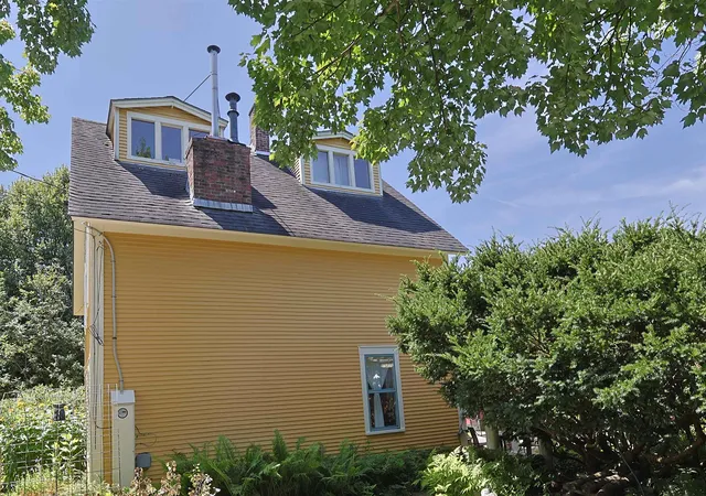 Photo 4 of Single family home for sale at 669 Us Route 5, North Hartland, VT 05052 | MLS# 5102678 | Listing updated on 2026-09-19