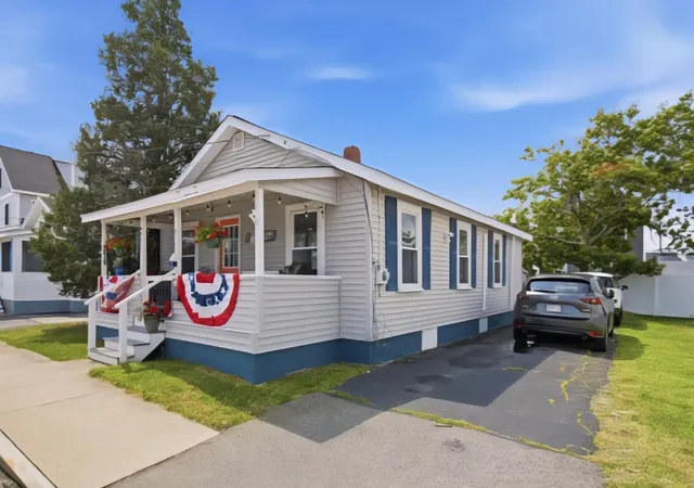 2nd image of 51 Highland Ave, Hampton, NH 03842 | MLS# 5102679