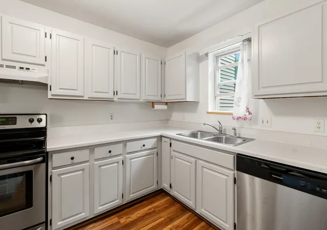 Photo 4 of Townhouse for sale at 17 Hideaway Ln, Williston, VT 05495 | MLS# 5102686 | Listing updated on 2026-08-31