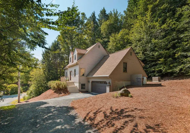 2nd image of 22 Cove Dr, Grantham, NH 03753 | MLS# 5102687