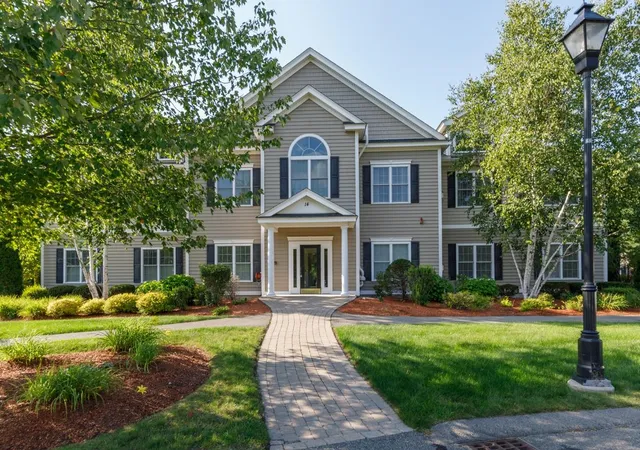 1st image of 14 8 Carriage Wy, Manchester, NH 03102 | MLS# 5102699