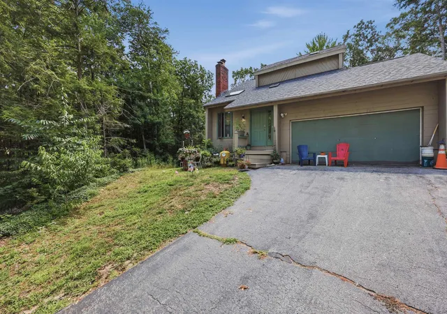 2nd image of 10 Evergreen Dr, Hampstead, NH 03841 | MLS# 5102701
