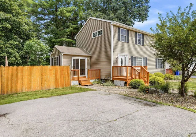 Photo 3 of Single family home for sale at 299 Saint Marie St, Manchester, NH 03102 | MLS# 5102739 | Listing updated on 2026-10-05