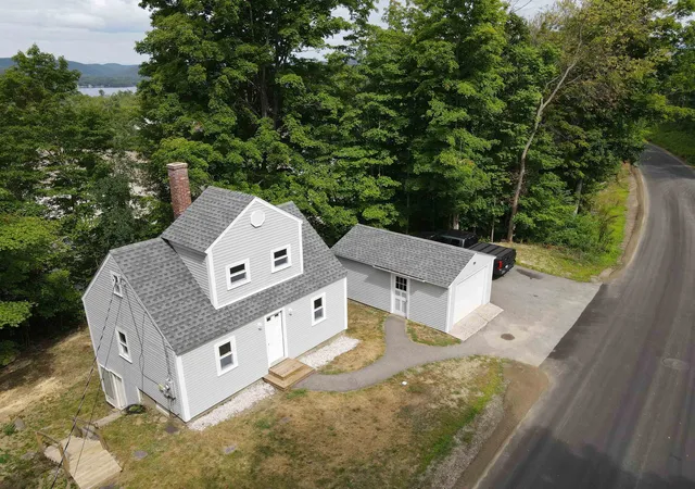 Photo 3 of Single family home for sale at 33 Upper Ladd Hill Rd, Meredith, NH 03253 | MLS# 5102740 | Listing updated on 2026-09-17