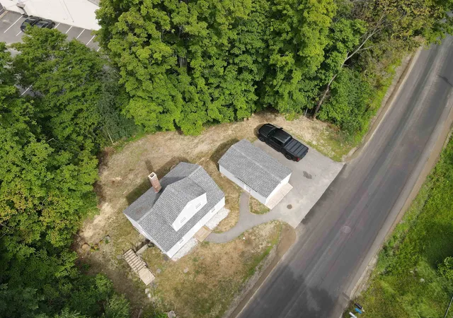 Photo 3 of Single family home for sale at 33 Upper Ladd Hill Rd, Meredith, NH 03253 | MLS# 5102740 | Listing updated on 2026-09-17