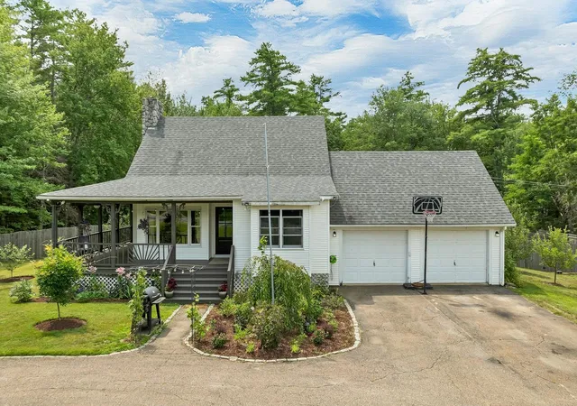 Photo 1 of Single family home for sale at 120 Governor Wentworth Hwy, Moultonborough, NH 03254 | MLS# 5102750 | Listing updated on 2026-08-17