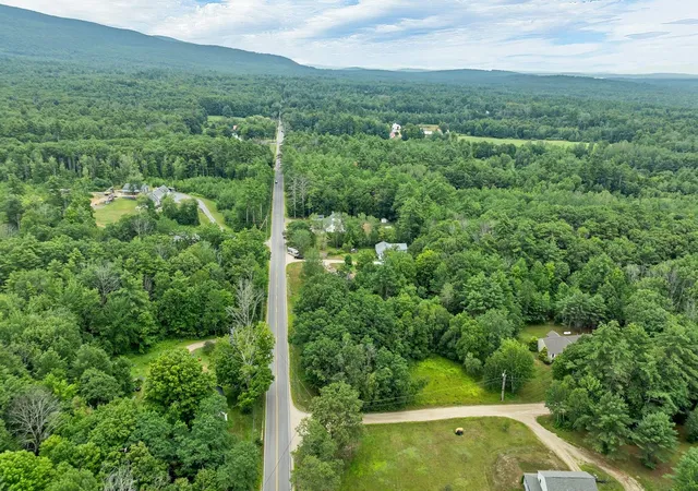 Photo 4 of Single family home for sale at 120 Governor Wentworth Hwy, Moultonborough, NH 03254 | MLS# 5102750 | Listing updated on 2026-08-17