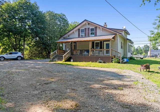 2nd image of 20 Bridge St, Lancaster, NH 03584 | MLS# 5102757