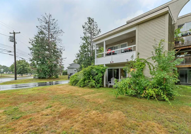 Photo 3 of Condo for sale at 918 North Main St #1, Laconia, NH 03246 | MLS# 5102817 | Listing updated on 2026-10-07