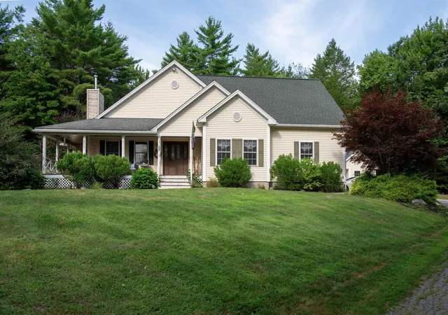 1st image of 633 1st Crown Point Rd, Strafford, NH 03884 | MLS# 5102827