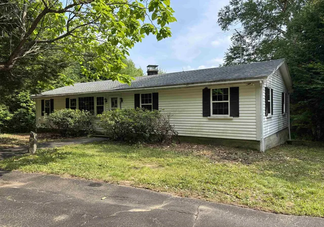 Photo 1 of Single family home for sale at 3027 Chinook Trl, Wonalancet, NH 03897 | MLS# 5102836 | Listing updated on 2026-08-01