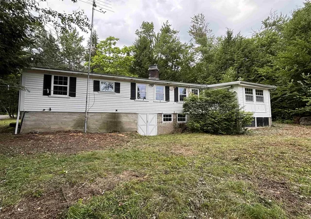 Photo 3 of Single family home for sale at 3027 Chinook Trl, Wonalancet, NH 03897 | MLS# 5102836 | Listing updated on 2026-08-01