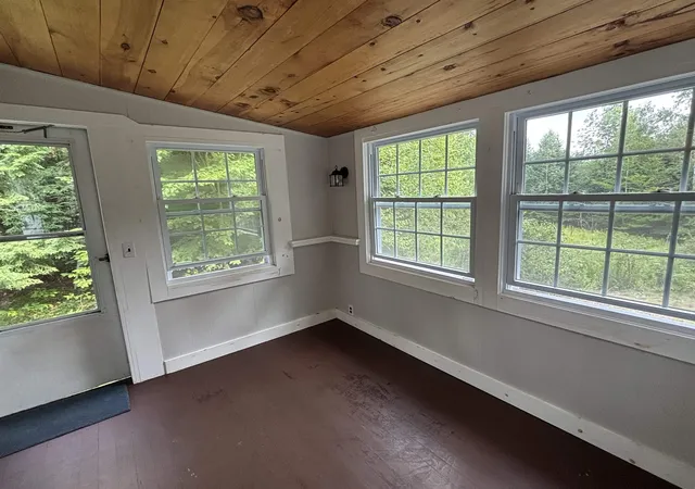 Photo 4 of Single family home for sale at 3027 Chinook Trl, Wonalancet, NH 03897 | MLS# 5102836 | Listing updated on 2026-08-01