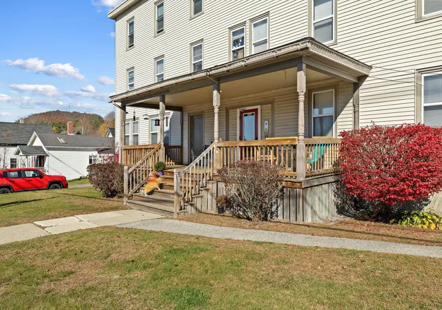 4th image of 524 Sunapee St, Newport, NH 03773 | MLS# 5102862