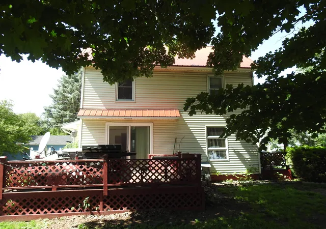 Photo 3 of Single family home for sale at 48 Greenwich St, Swanton, VT 05488 | MLS# 5102889 | Listing updated on 2026-09-25