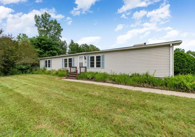 Photo 3 of Sale Pending at 425 Mountain View Rd, Williston, VT 05495 | MLS# 5102890 | Listing updated on 2026-08-19