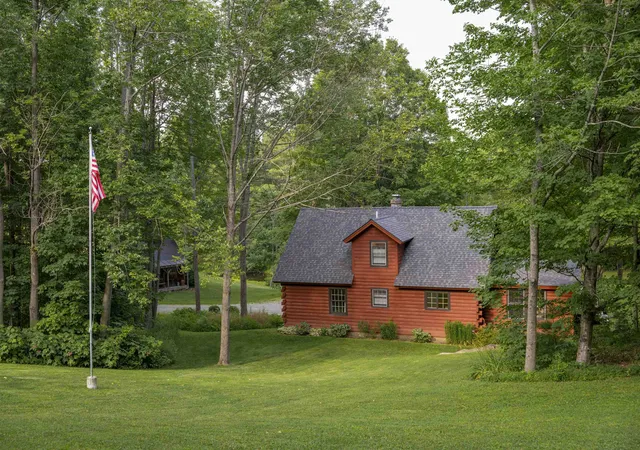 Photo 3 of Single family home for sale at 12 Short Rd, Hartland, VT 05048 | MLS# 5102907 | Listing updated on 2026-09-21