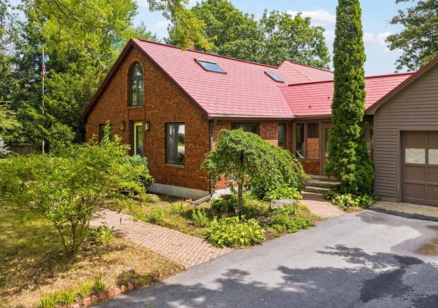 Photo 4 of Single family home for sale at 97 Penacook St, Penacook, NH 03303 | MLS# 5102939 | Listing updated on 2026-09-05