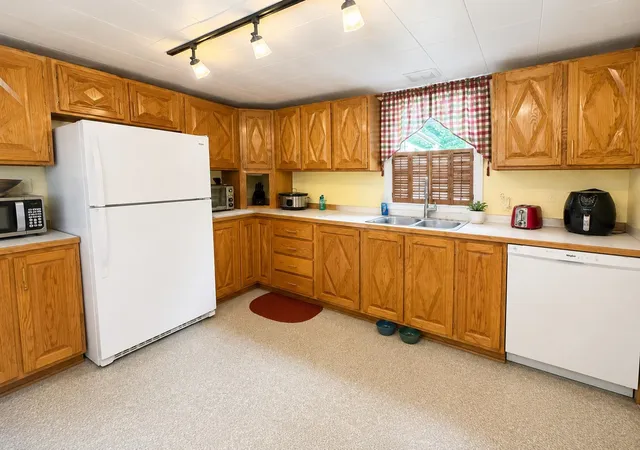 Photo 3 of Single family home for sale at 2 Nibroc St, Berlin, NH 03570 | MLS# 5102946 | Listing updated on 2026-08-31
