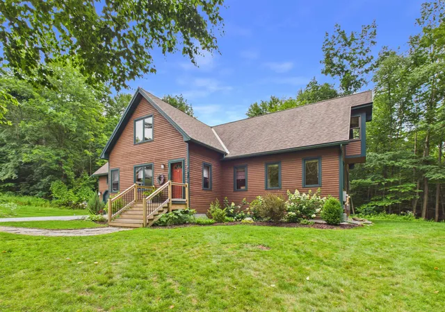 Photo 2 of Condo for sale at 107 Top Rdg #Unit 5, Rutland, VT 05701 | MLS# 5102962 | Listing updated on 2026-08-03