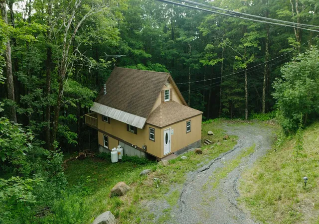 Photo 1 of Single family home for sale at 21 Big Bend Loop, Wilmington, VT 05363 | MLS# 5102964 | Listing updated on 2026-09-09