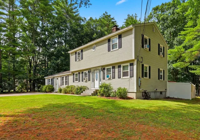 Photo 2 of Single family home for sale at 107 Bedford Rd, Merrimack, NH 03054 | MLS# 5102966 | Listing updated on 2026-08-04
