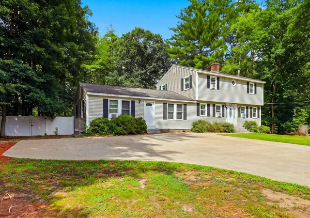 Photo 3 of Single family home for sale at 107 Bedford Rd, Merrimack, NH 03054 | MLS# 5102966 | Listing updated on 2026-08-04