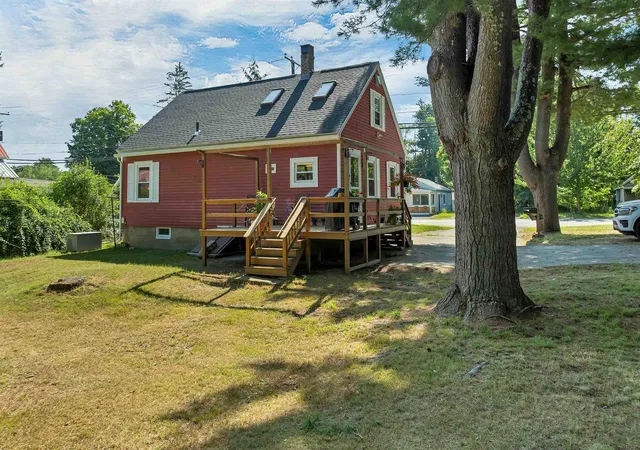 2nd image of 369 High St, Somersworth, NH 03878 | MLS# 5102967