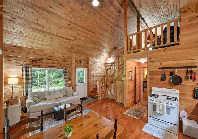 Photo 4 of Single family home for sale at 443 East Rd, Whitingham, VT 05361 | MLS# 5102973 | Listing updated on 2026-08-03