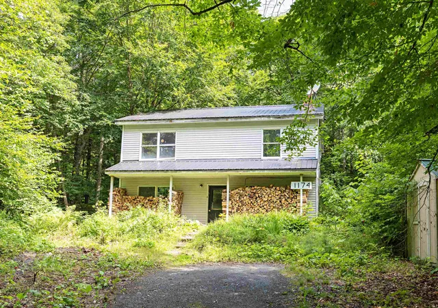 Photo 1 of Sale Pending at 1174 Kidder Rd, Saint Johnsbury, VT 05819 | MLS# 5102984 | Listing updated on 2026-08-27