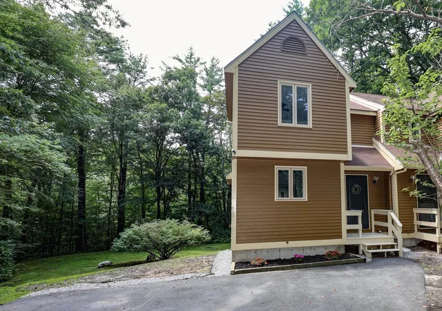 Photo 3 of Townhouse for sale at 36 Lindsey Wy #A, Goffstown, NH 03045 | MLS# 5102998 | Listing updated on 2026-08-03