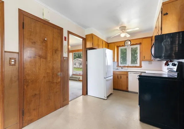 Photo 3 of Single family home for sale at 30 Lexington Ave, Brattleboro, VT 05301 | MLS# 5103014 | Listing updated on 2026-08-03